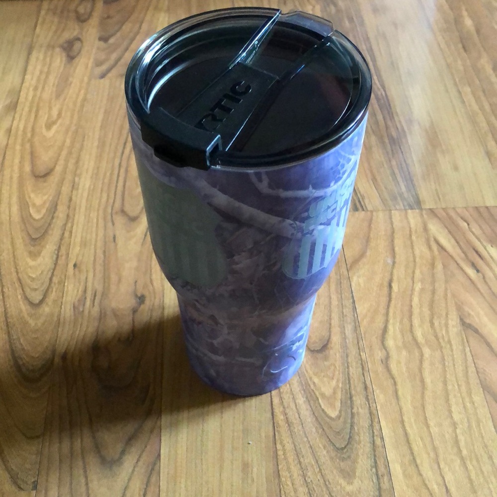 Union Pacific Mossy Oak Stainless Steel Camo Tumbler RTIC